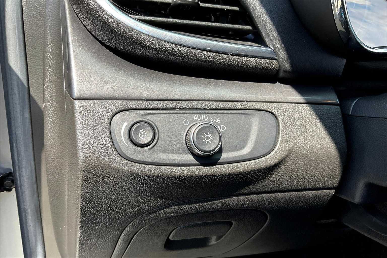 2018 Buick Encore Preferred photo 12