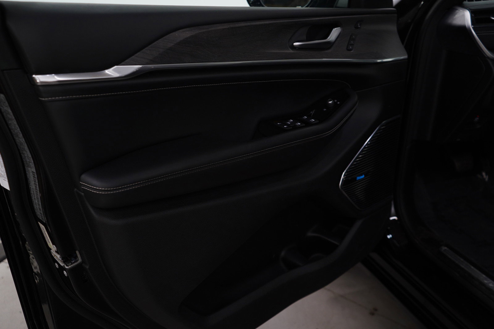 2022 Jeep Grand Cherokee Overland photo 21