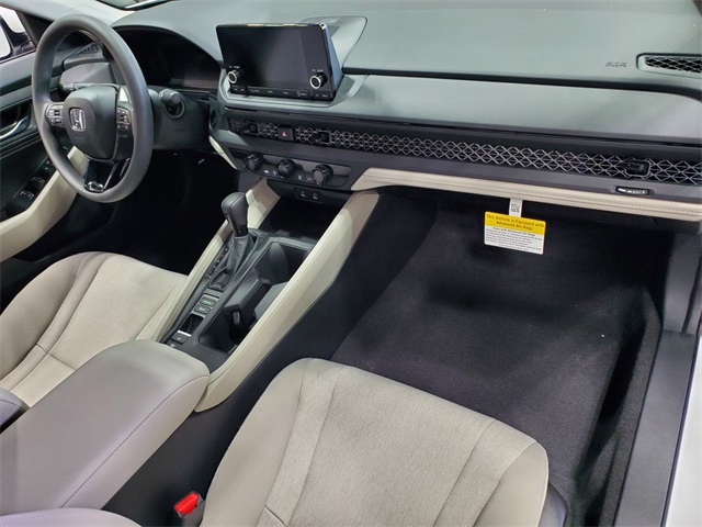 2025 Honda Accord LX photo 14