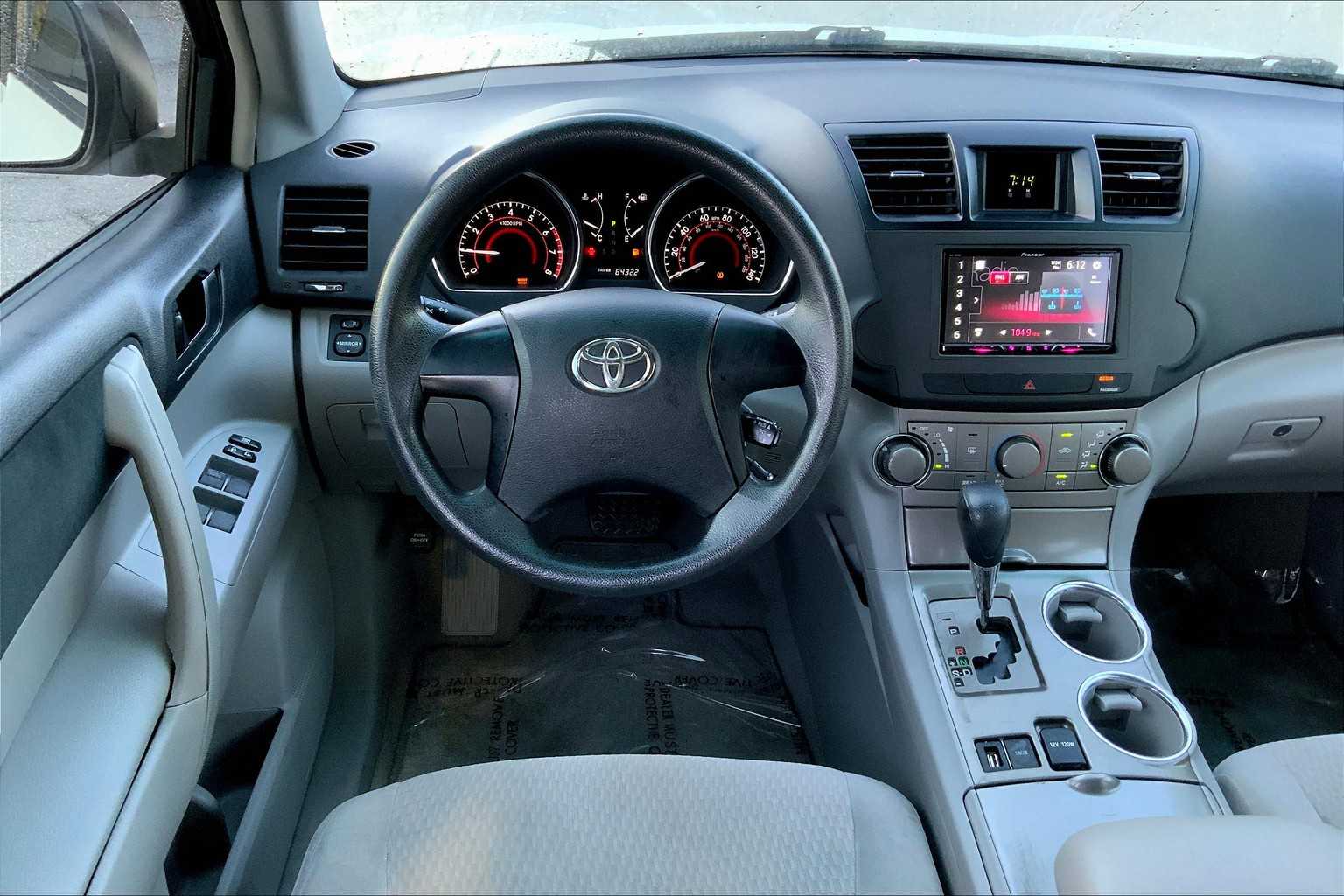 2010 Toyota Highlander Base photo 5