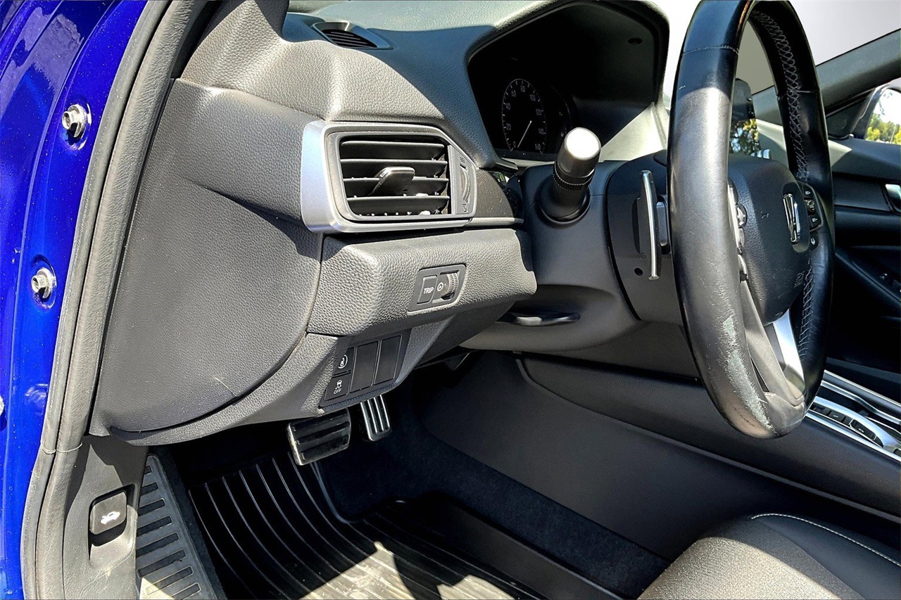 2022 Honda Accord Sport 2.0T photo 17