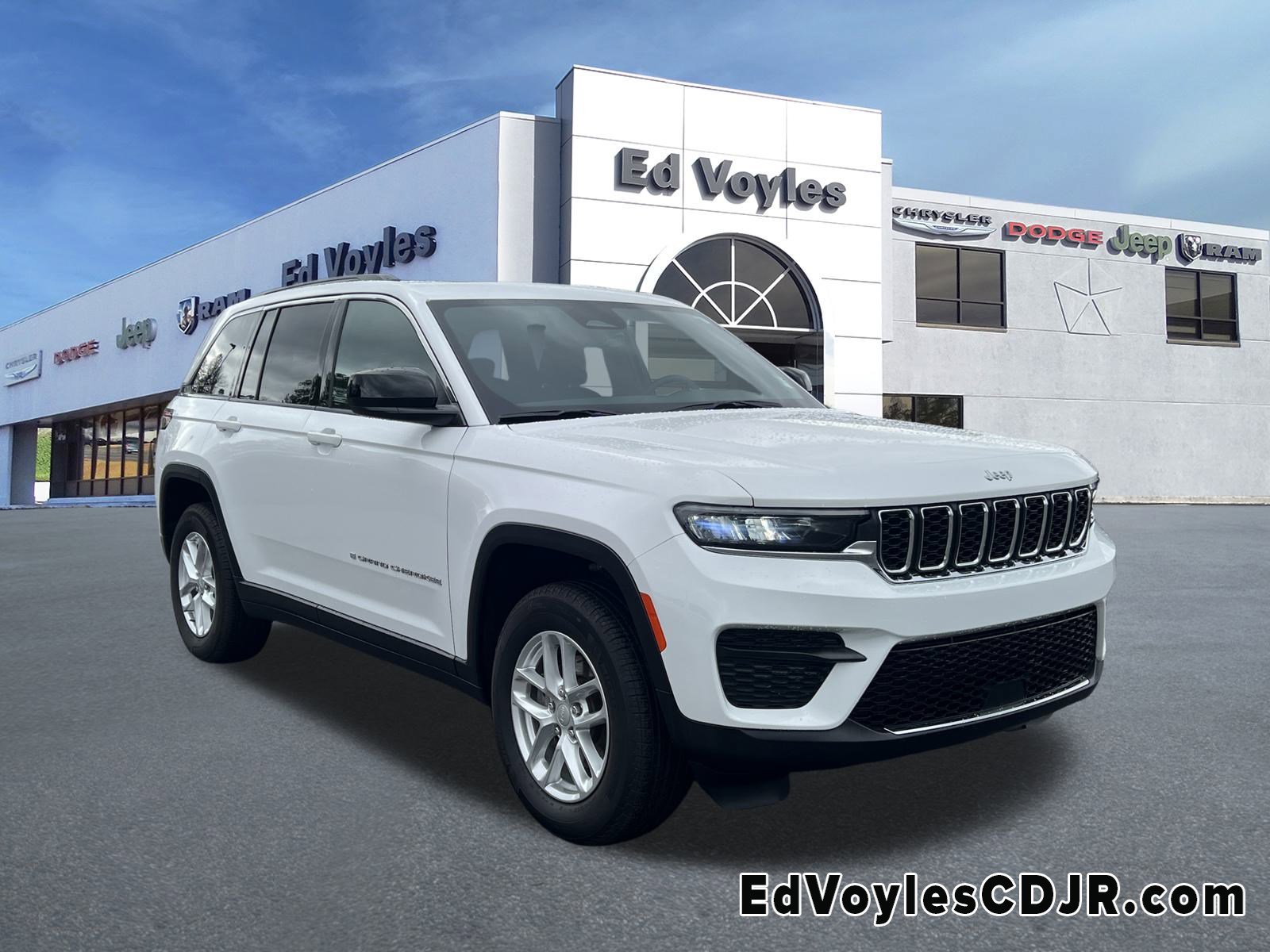 2025 Jeep Grand Cherokee Laredo's photo