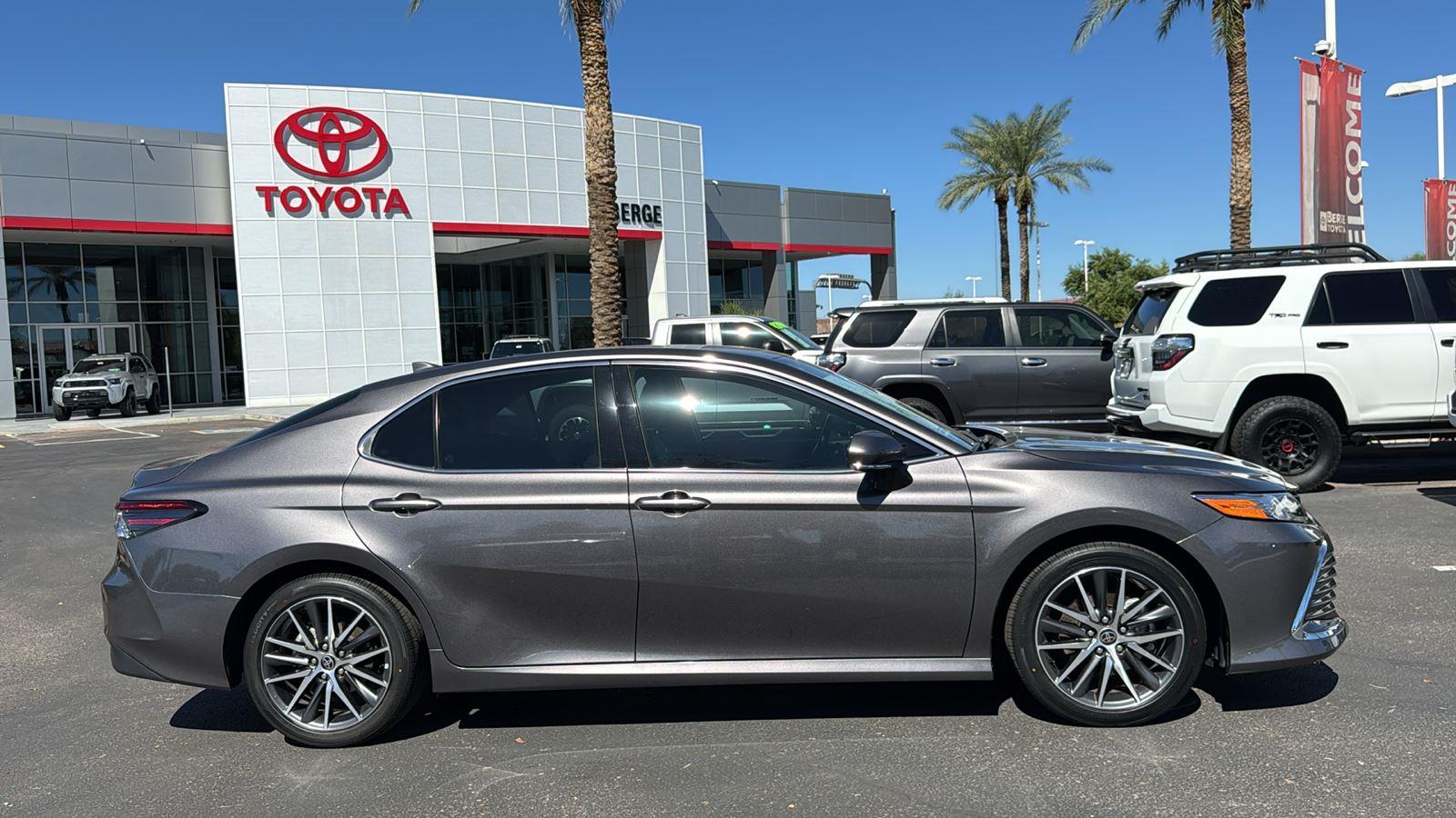 2023 Toyota Camry Hybrid XLE photo 8