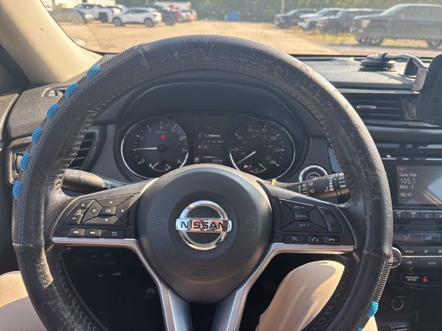 2017 Nissan Rogue SV photo 11