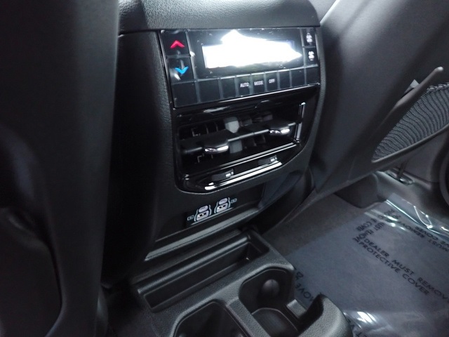 2024 Jeep Grand Cherokee Laredo photo 12