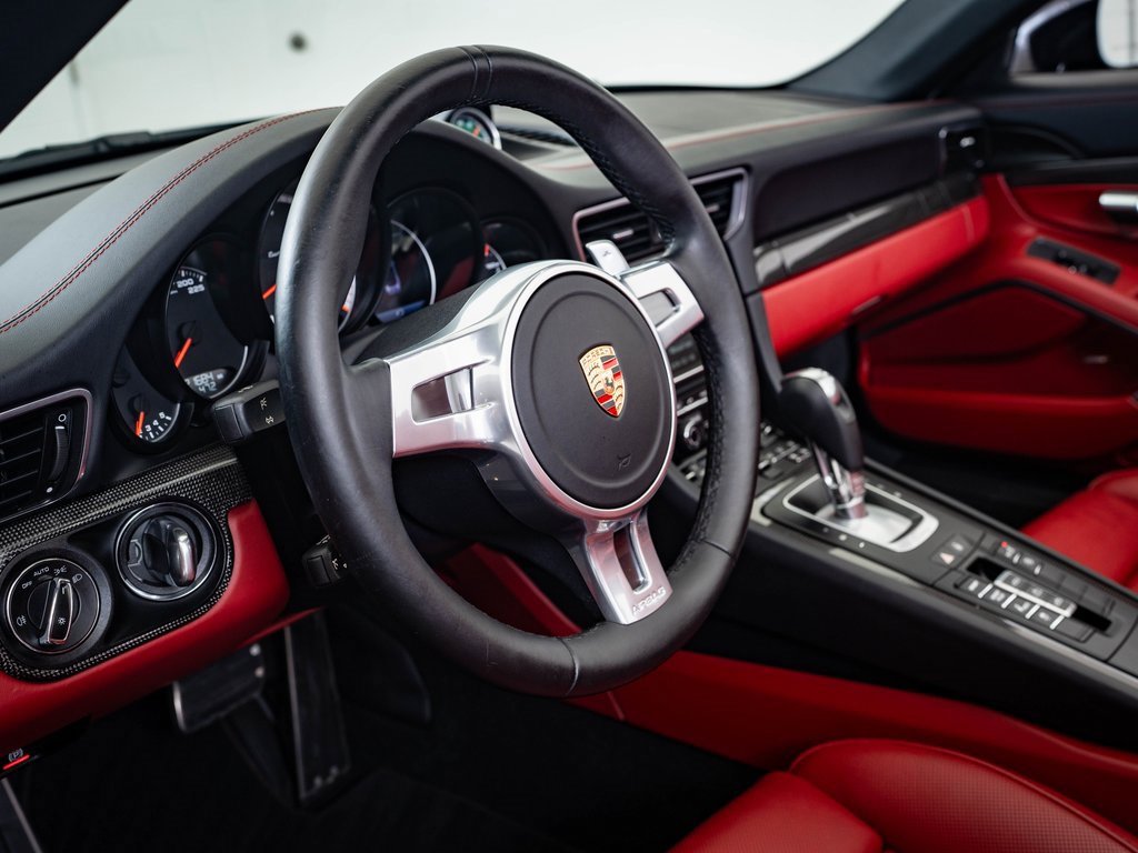2015 Porsche 911 Turbo S photo 4