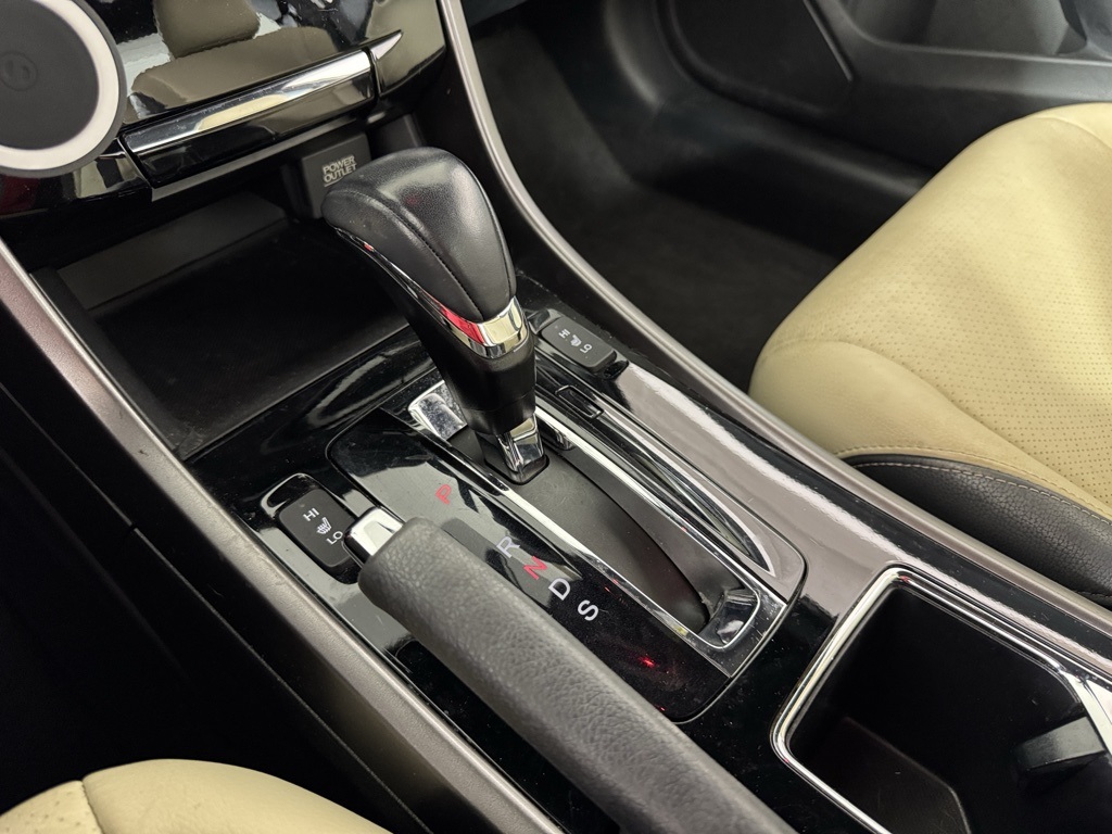 2017 Honda Accord EX-L photo 8