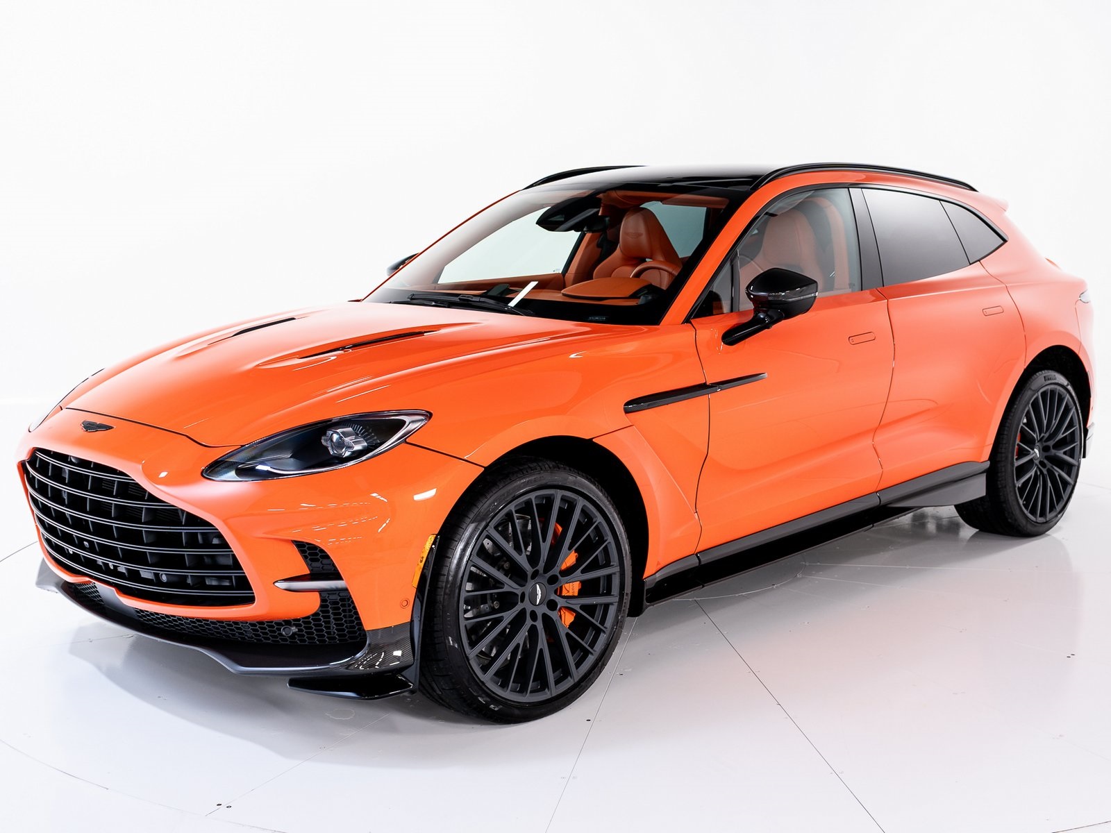 2025 Aston Martin DBX