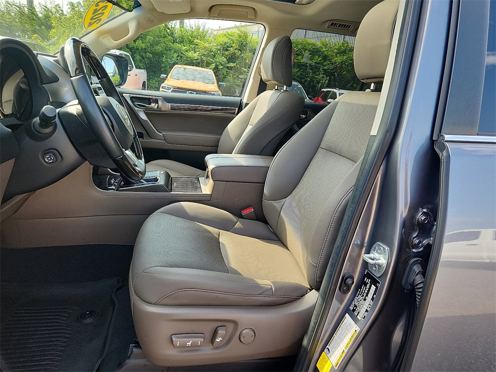 2023 Lexus GX Premium photo 12
