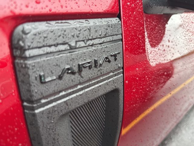 2025 Ford Maverick Lariat photo 2