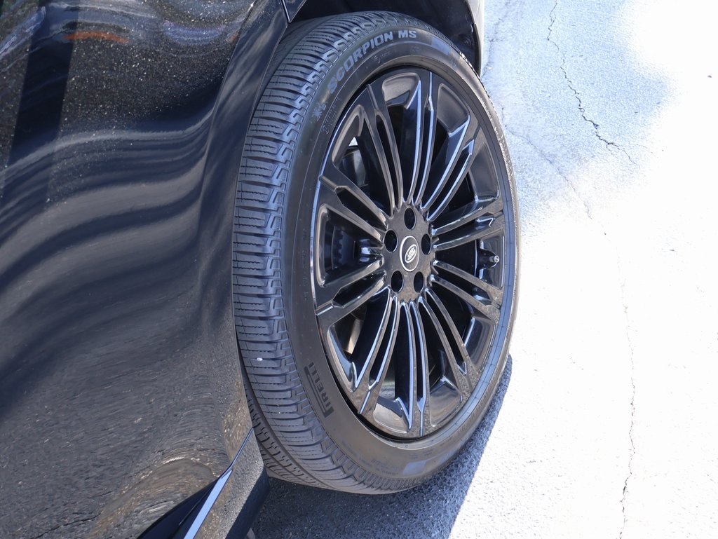 2025 Land Rover Range Rover SE photo 31