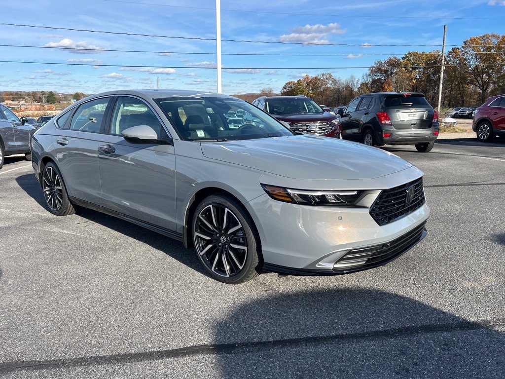 2025 Honda Accord Hybrid Touring's photo