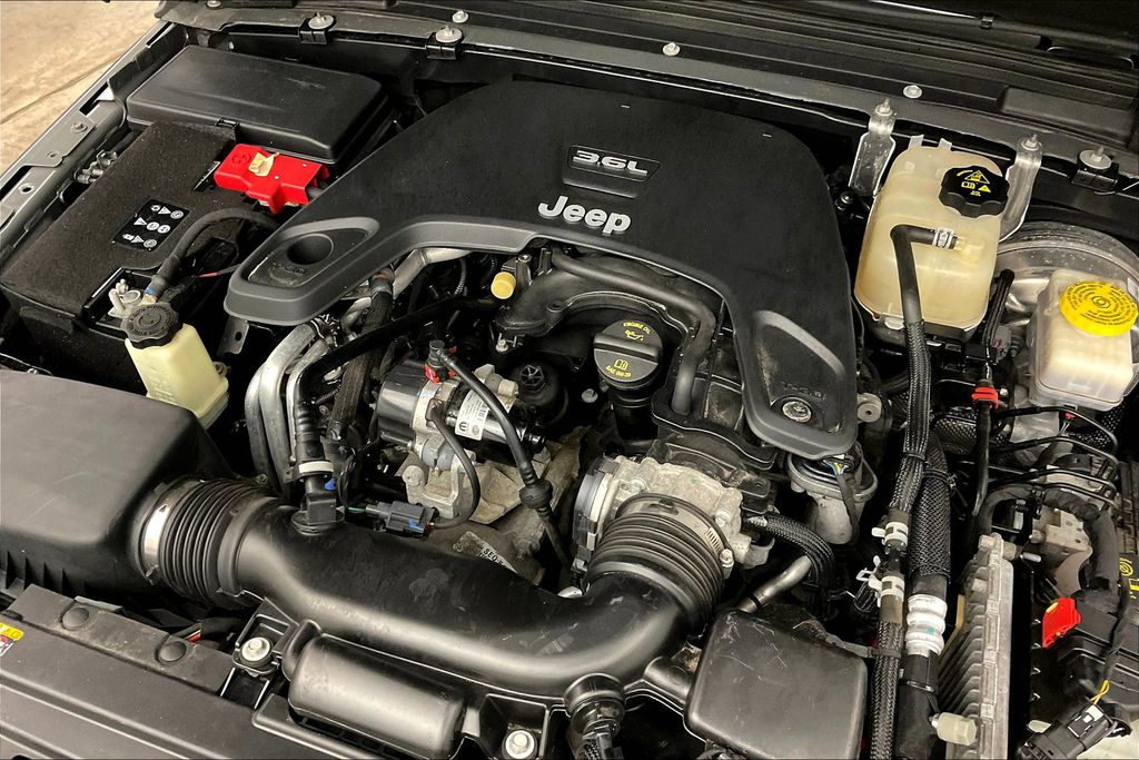 2021 Jeep Wrangler Unlimited Sahara Altitude photo 34