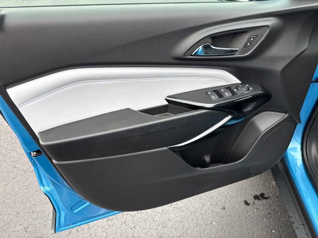 2025 Chevrolet Trax LT photo 9