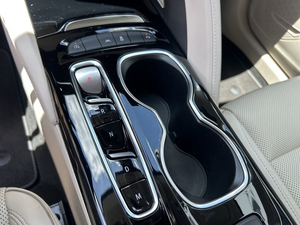 2022 Buick Envision Essence photo 25