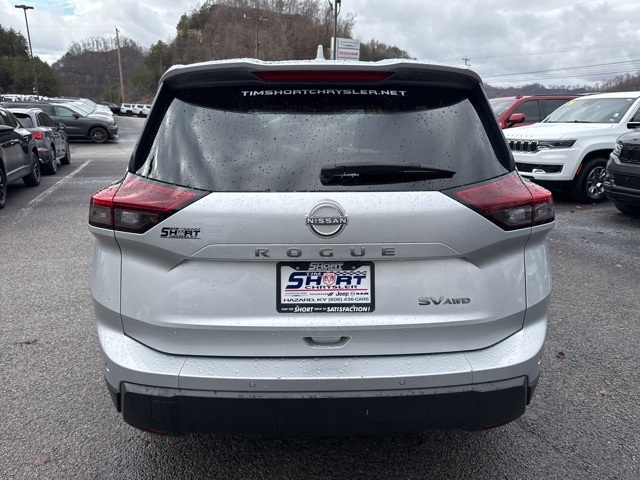 2024 Nissan Rogue SV photo 4