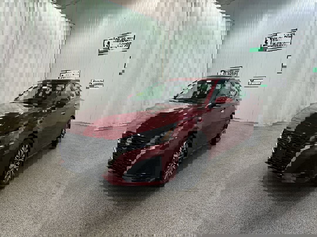 2025 Nissan Altima SV photo 4