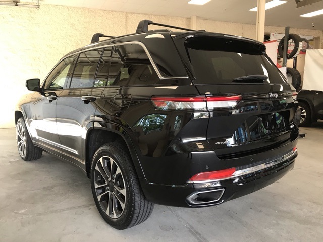 2022 Jeep Grand Cherokee Overland photo 6