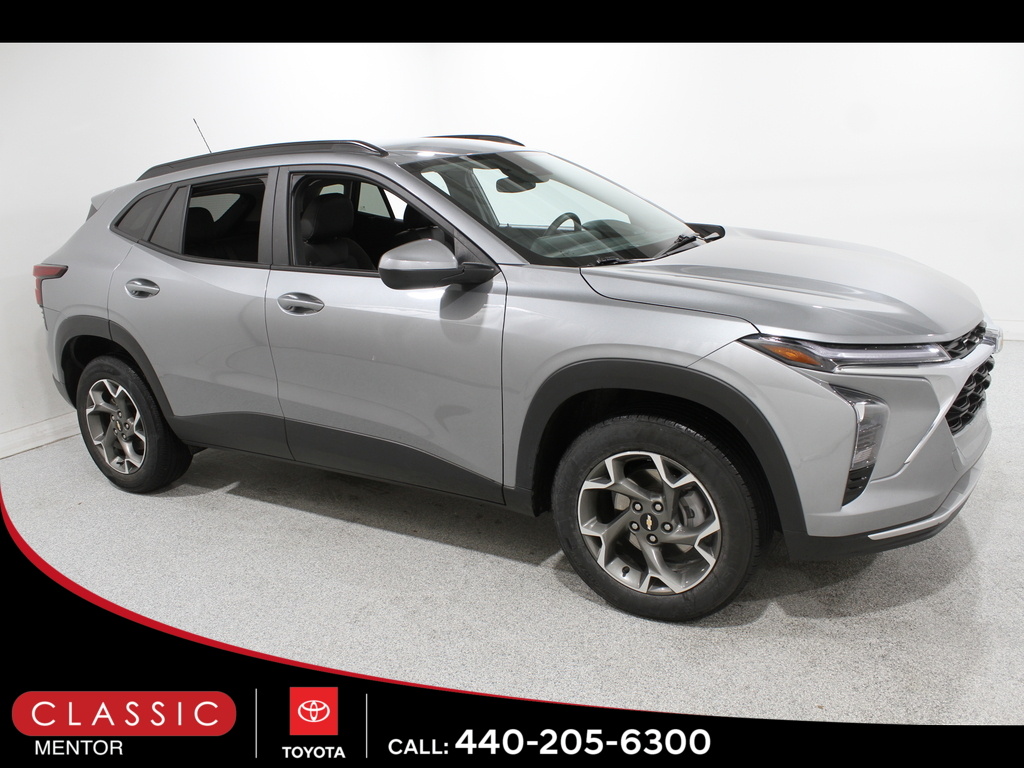 2024 Chevrolet Trax LT's photo