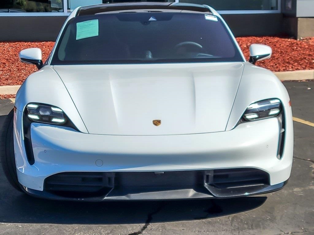 2022 Porsche Taycan Turbo photo 3