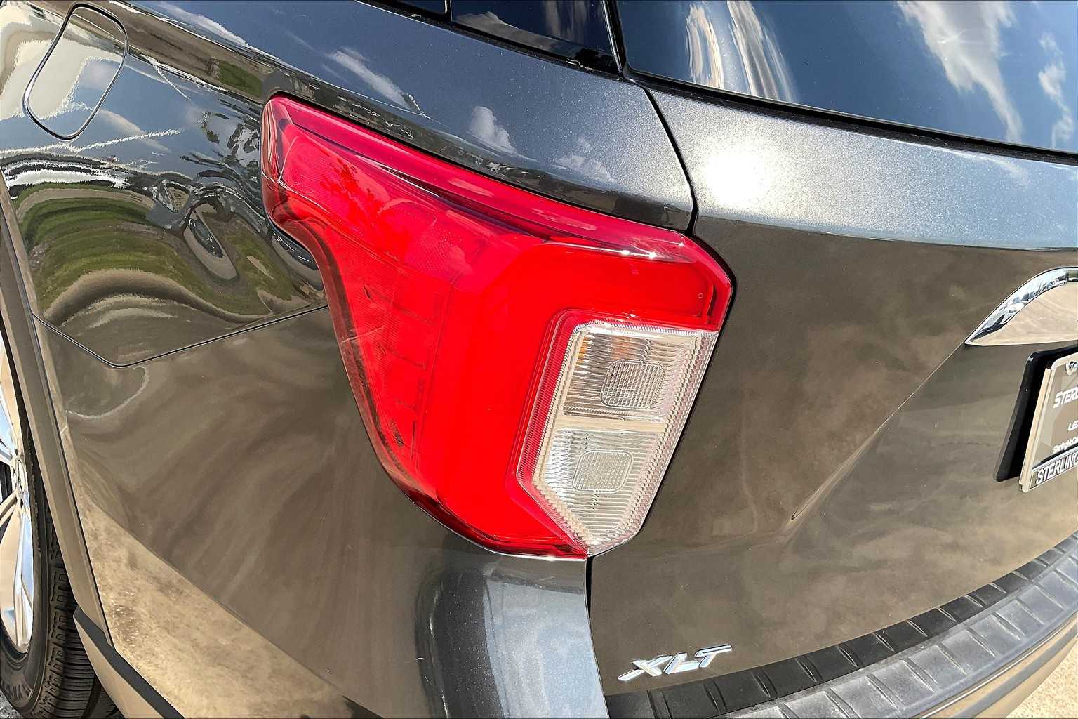 2020 Ford Explorer XLT photo 26