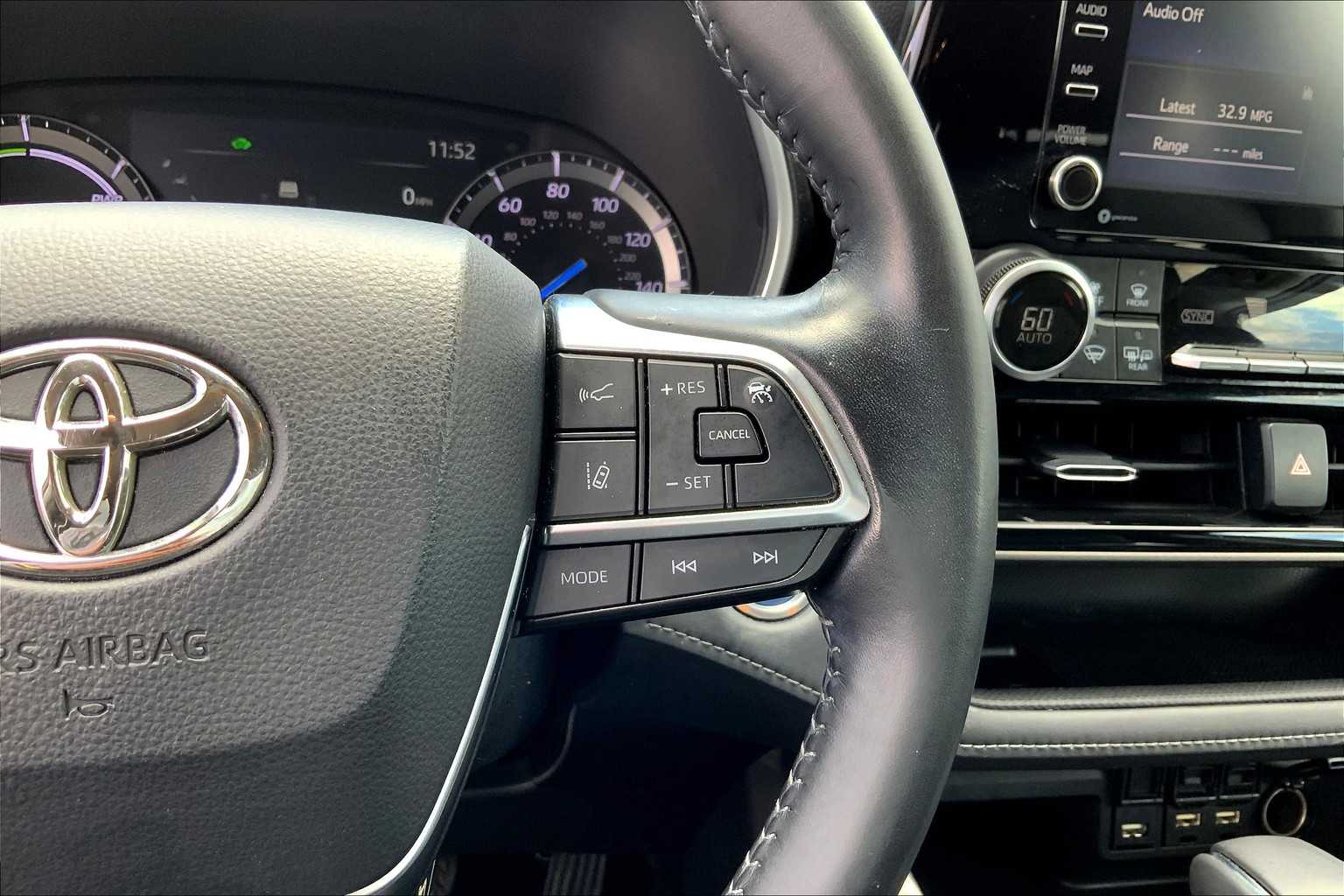 2020 Toyota Highlander Hybrid XLE photo 22