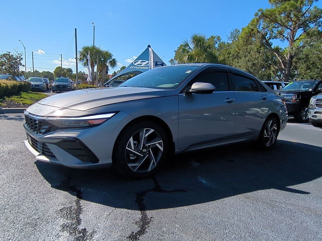 2025 Hyundai Elantra SEL
