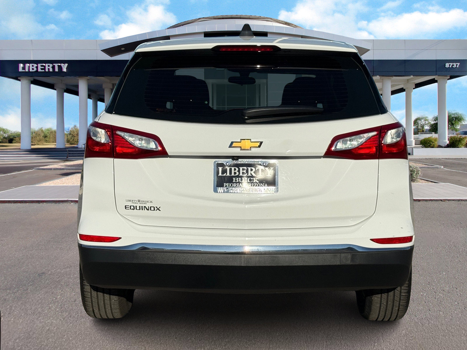 2018 Chevrolet Equinox LS photo 3