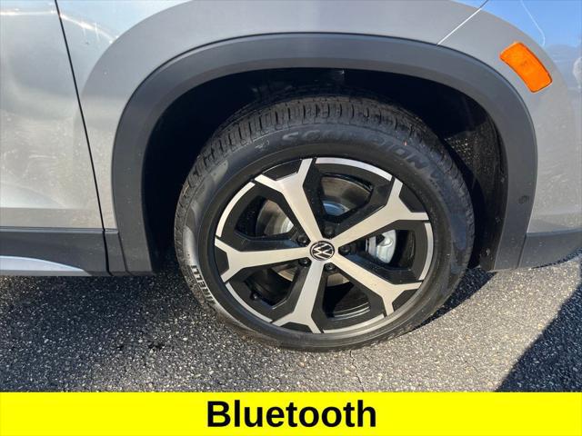 2026 Volkswagen Tiguan SE photo 2