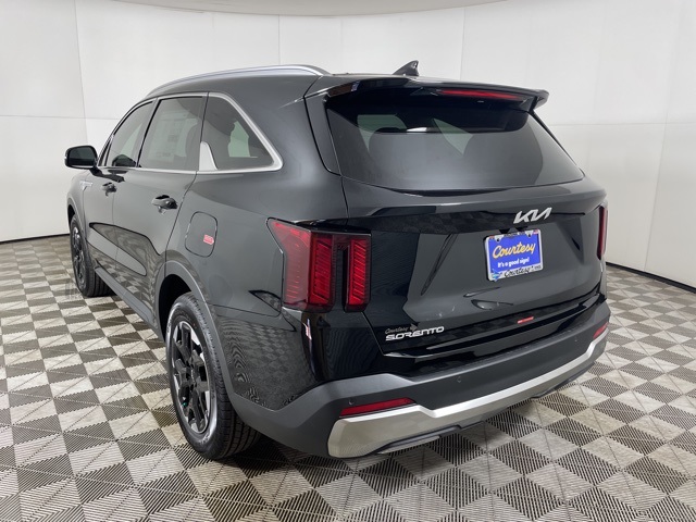 2025 Kia Sorento S photo 3