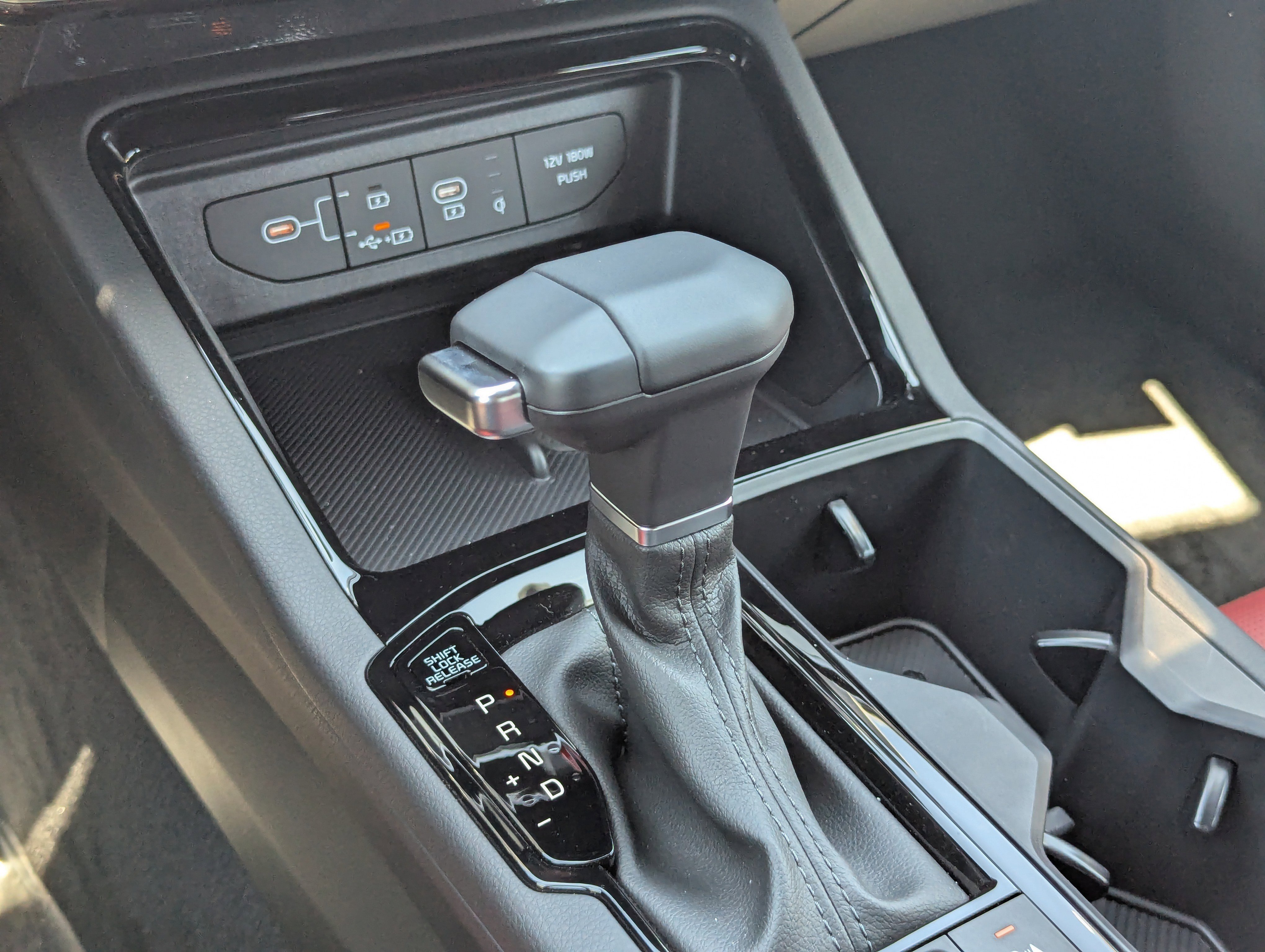 2025 Kia K5 GT-Line photo 5
