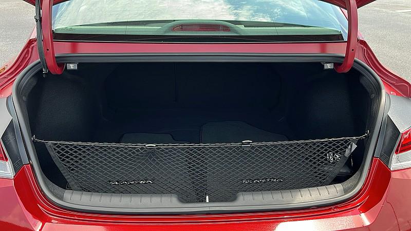 2025 Hyundai Elantra SEL Convenience photo 36