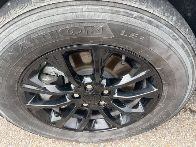 2023 Jeep Cherokee Altitude photo 9