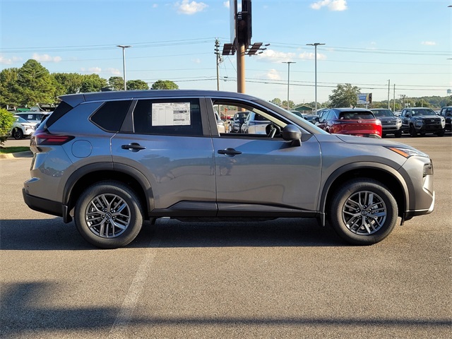 2026 Nissan Rogue S photo 2