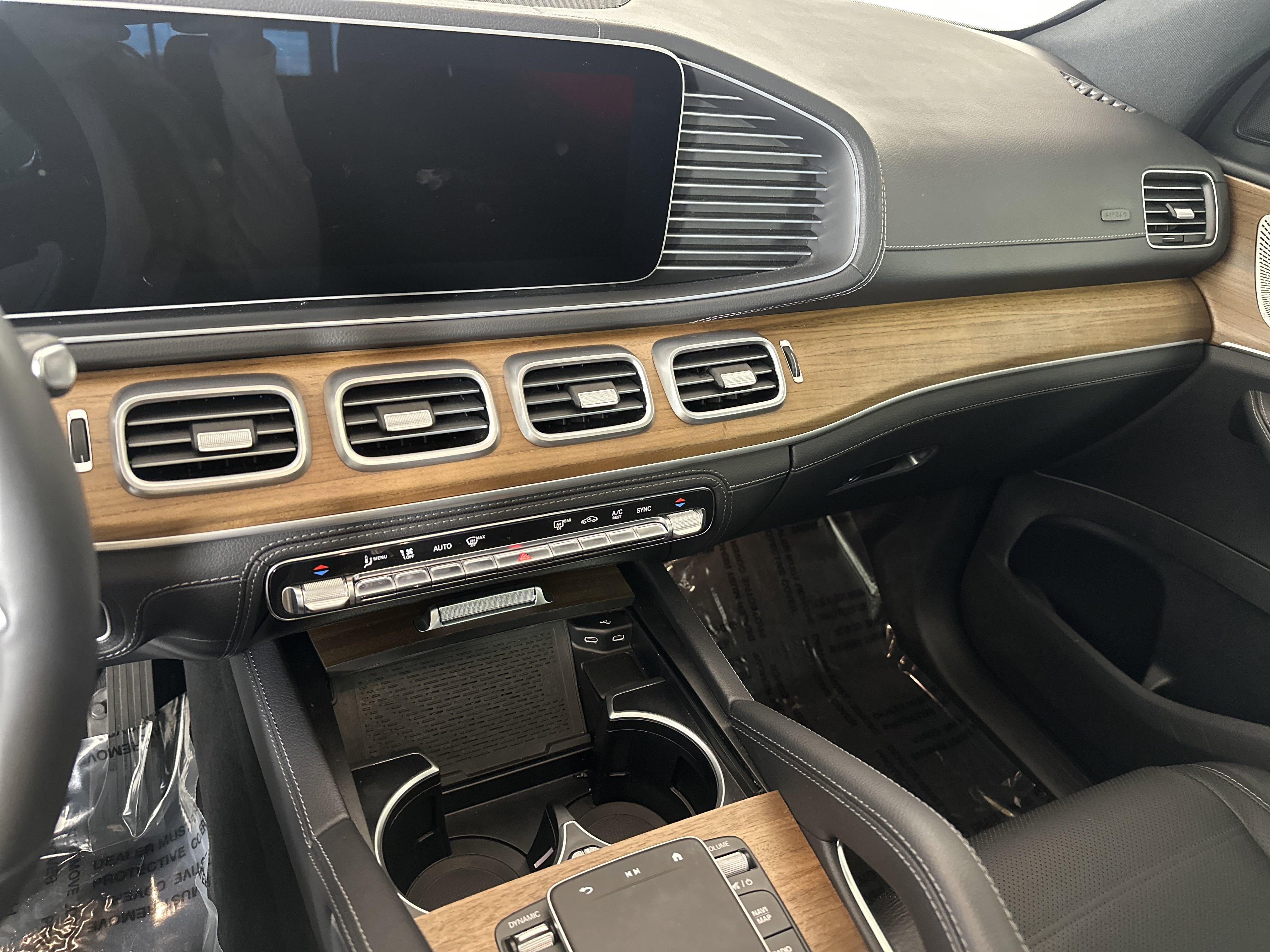 2024 Mercedes Benz GLE 450 4MATIC photo 3