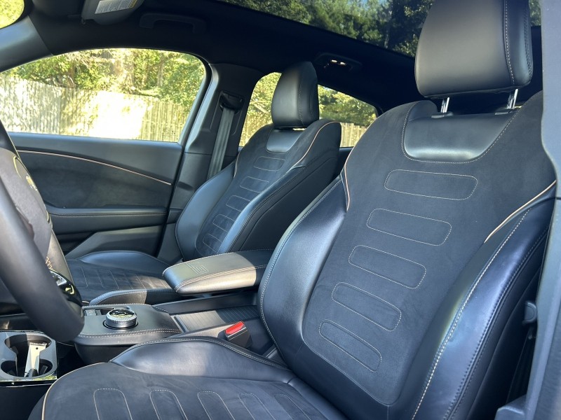 2022 Ford Mustang Mach-E GT photo 18