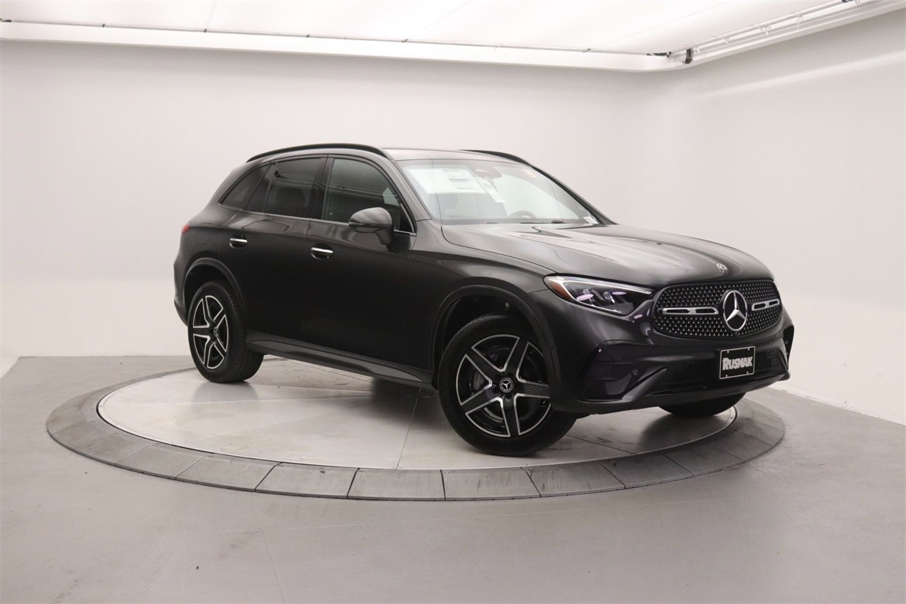 2026 Mercedes-Benz GLC Base's photo