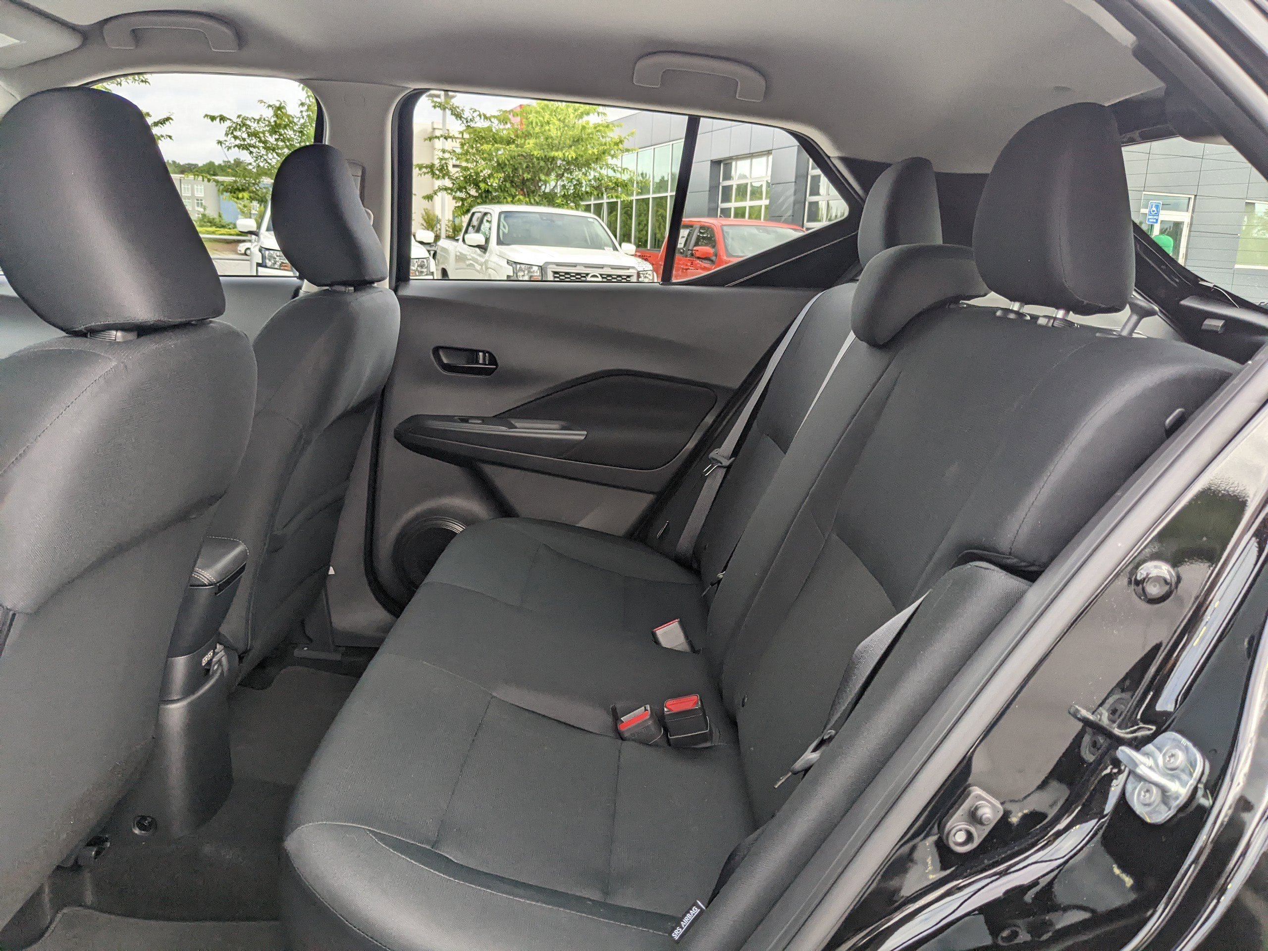 2025 Nissan Kicks Play S photo 3