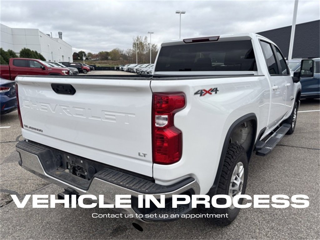 2024 Chevrolet Silverado 2500HD LT photo 2