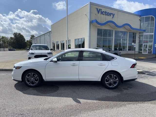 2023 Honda Accord EX photo 7