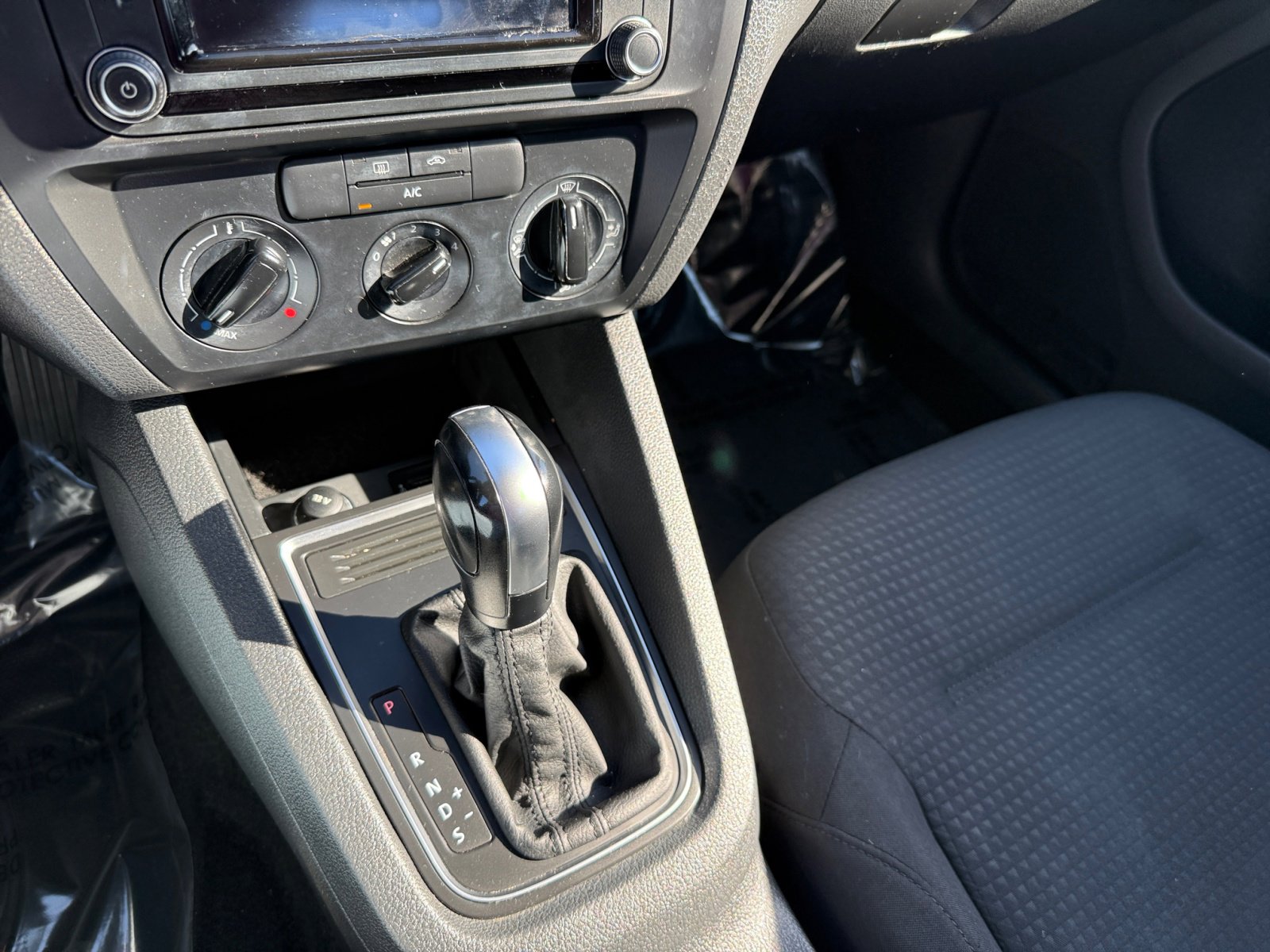 2016 Volkswagen Jetta 1.4T S photo 13