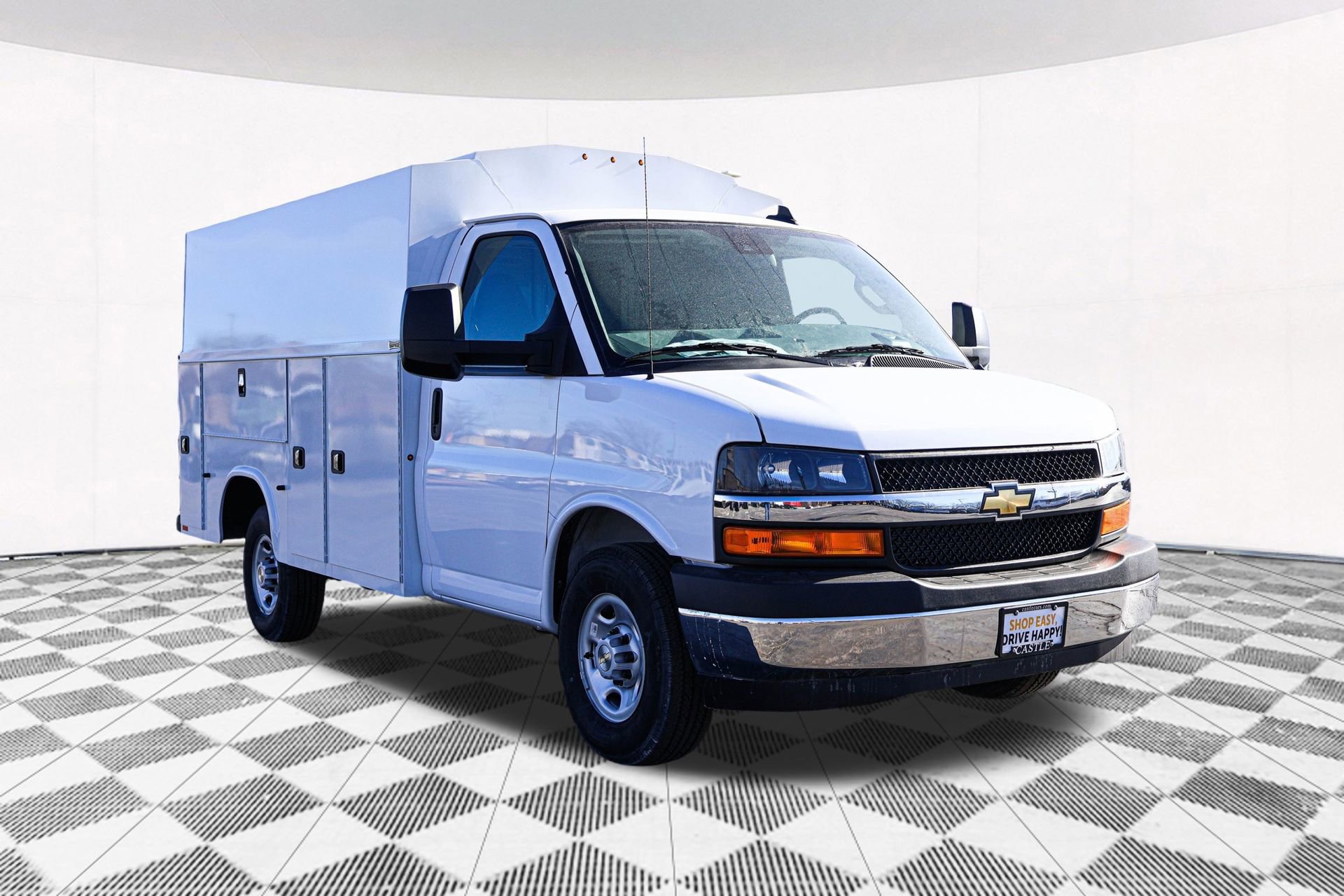 2024 Chevrolet Express Cutaway Base photo 9