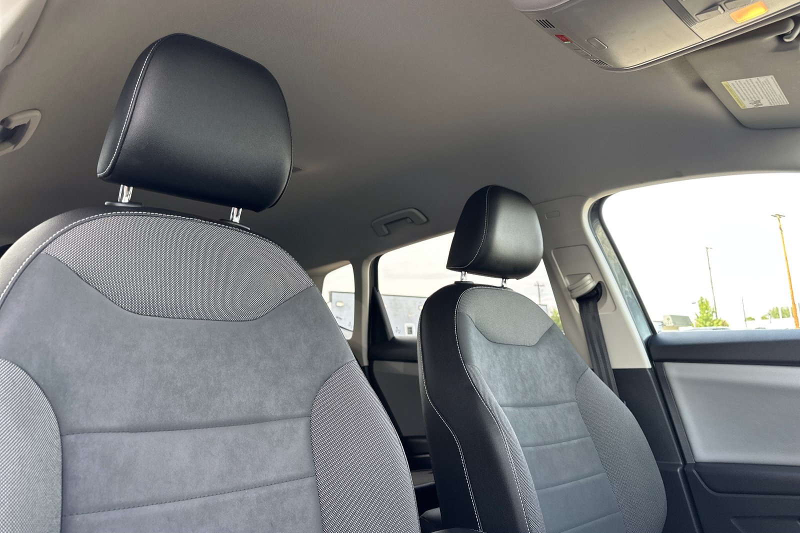 2022 Volkswagen Taos SE photo 16