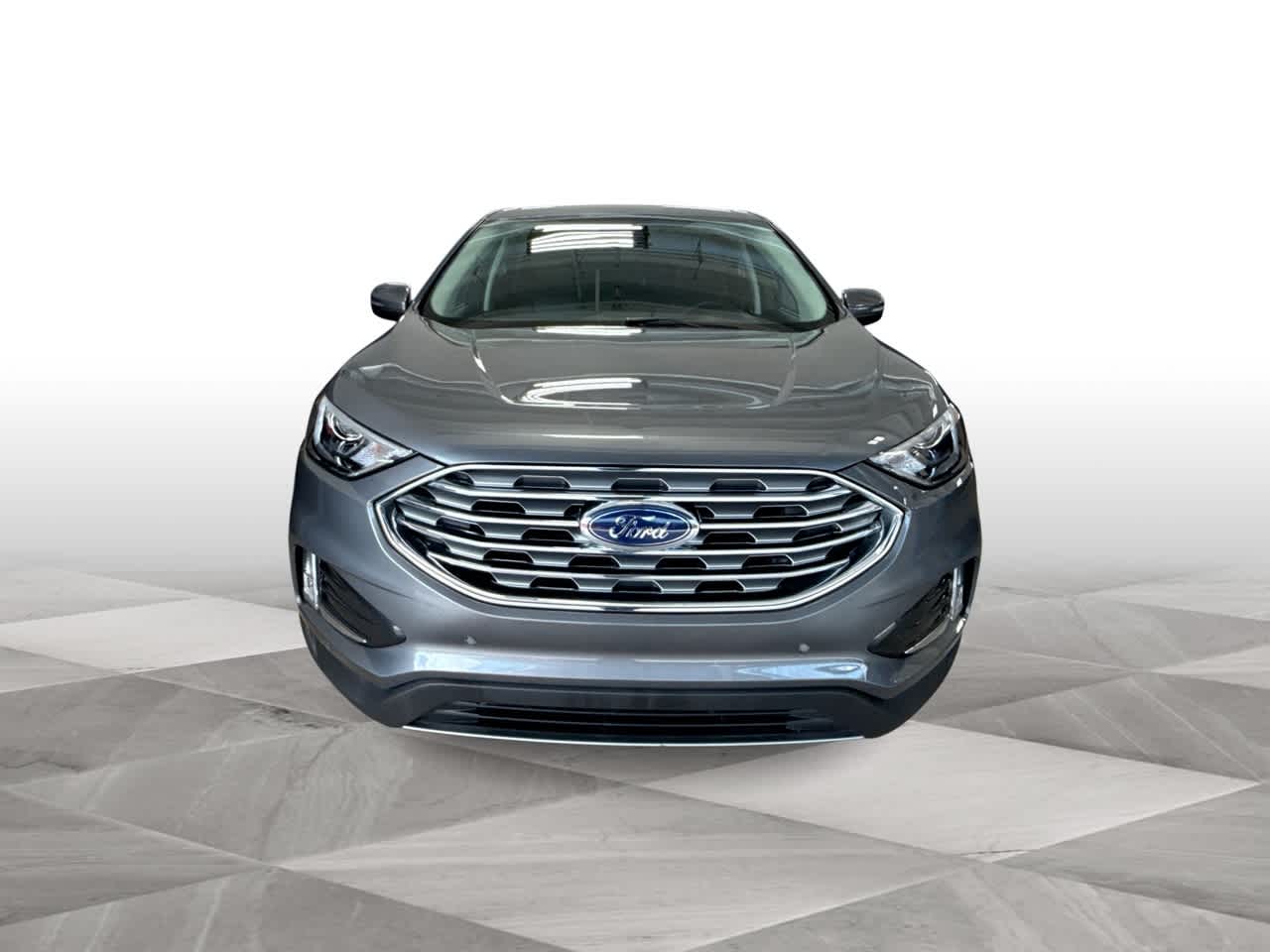 2024 Ford Edge Titanium photo 3