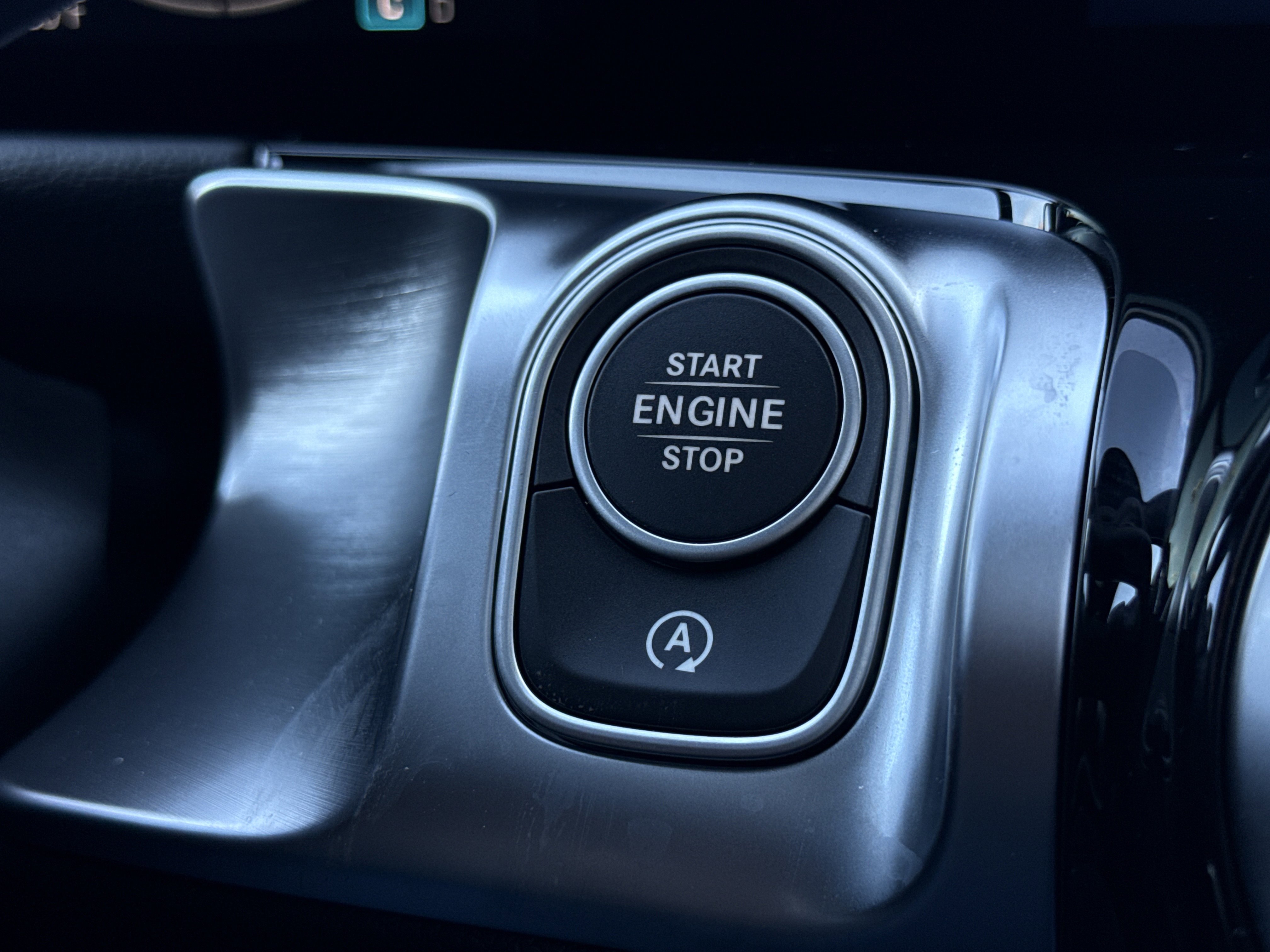 2026 Mercedes Benz GLB 250 photo 3