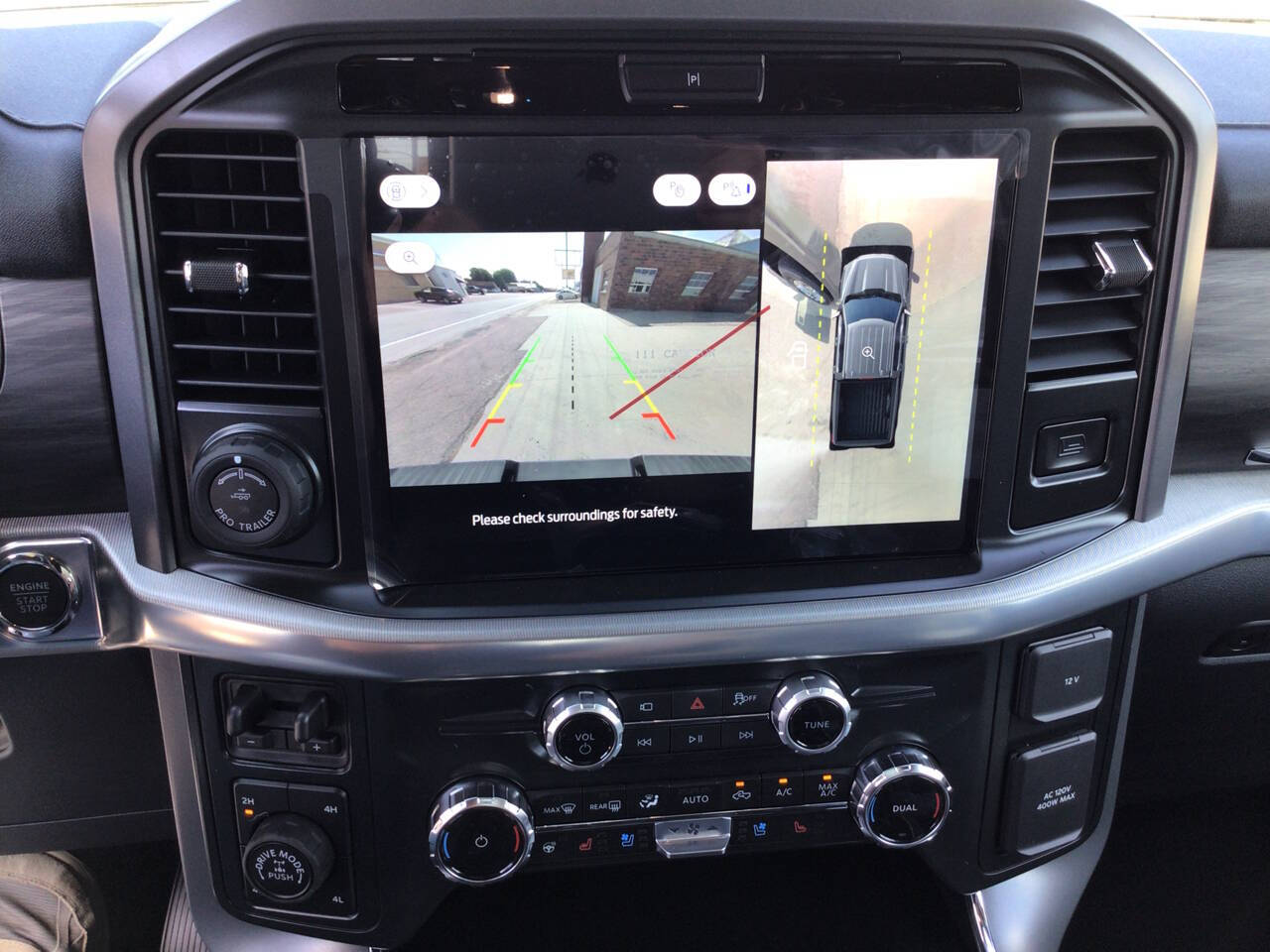 2025 Ford F-150 Lariat photo 11