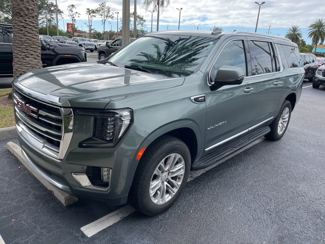 2023 GMC Yukon XL SLT's photo