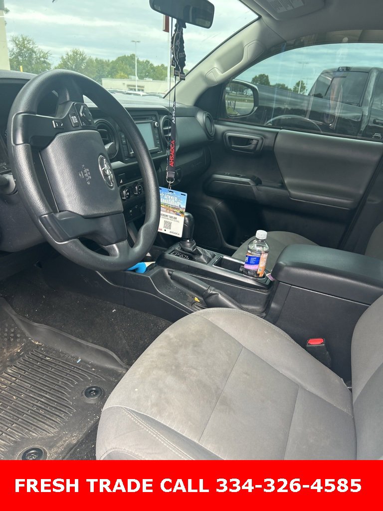 2017 Toyota Tacoma SR5 photo 4
