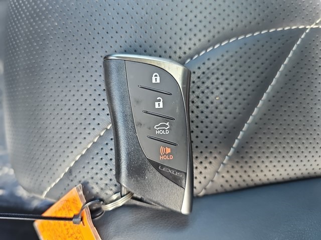 2024 Lexus ES 300h Luxury photo 36