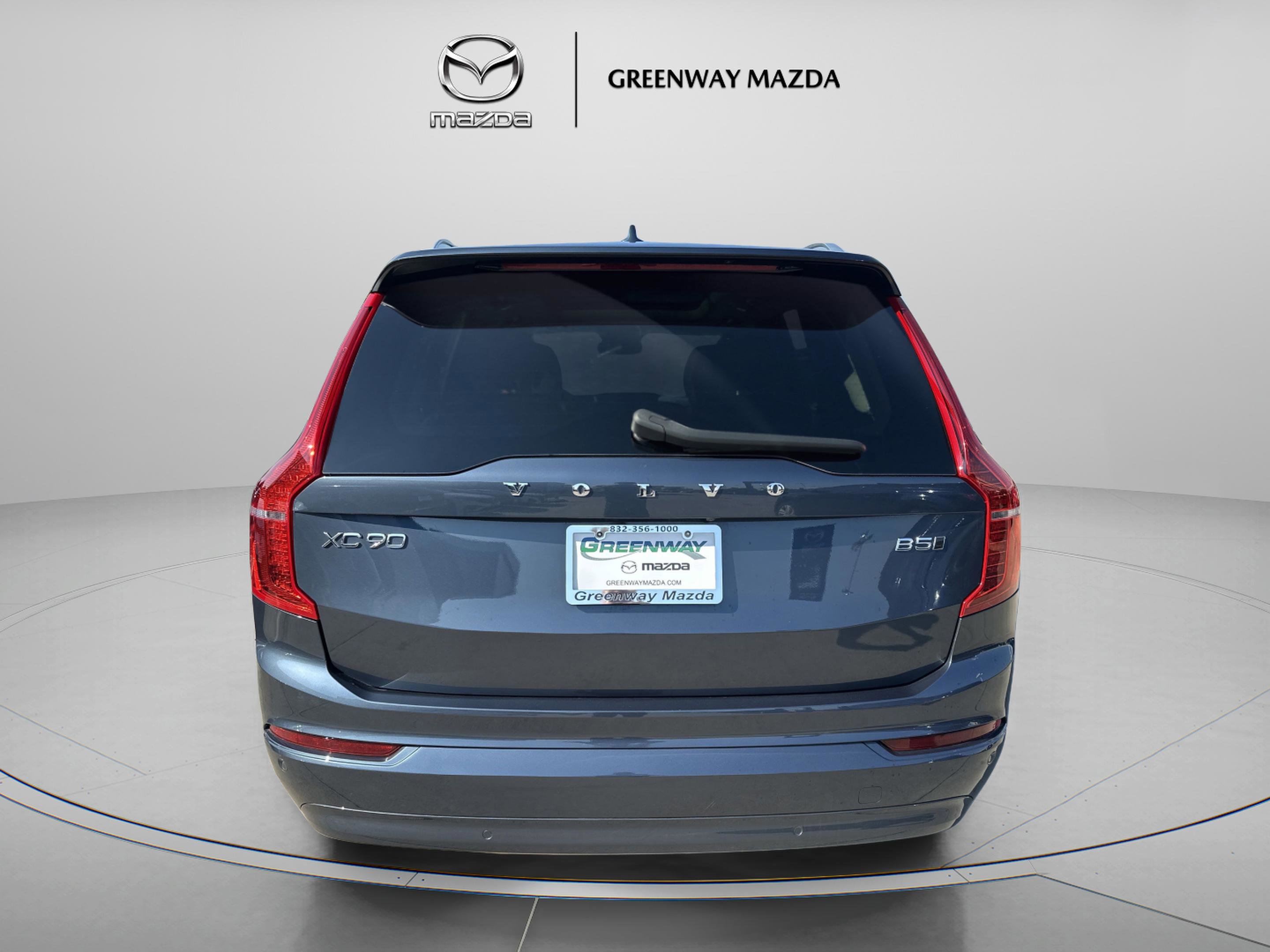 2023 Volvo XC90 B5 Core photo 4